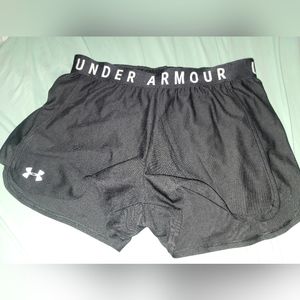 Under Armour women's shorts sz Med